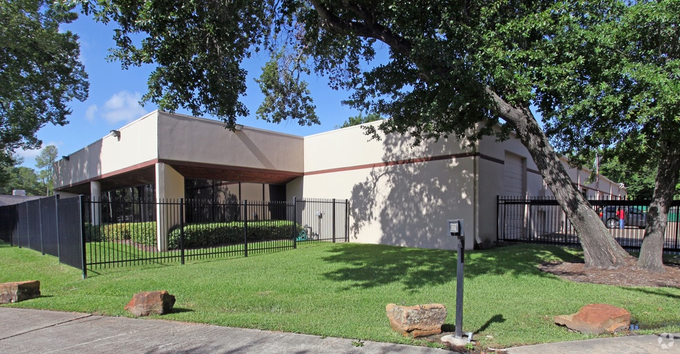 More Photos Of 1183 Brittmoore Rd, Houston Warehouse For Lease