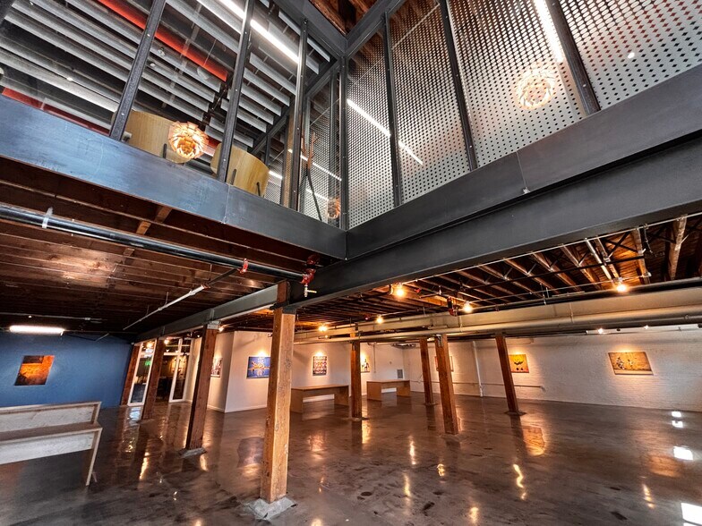 More Photos Of 319 SW 5th St, Des Moines Loft Creative Space For Lease