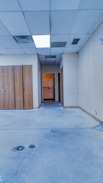 More Photos Of 2737 W 2nd Ave, Denver Warehouse For Lease