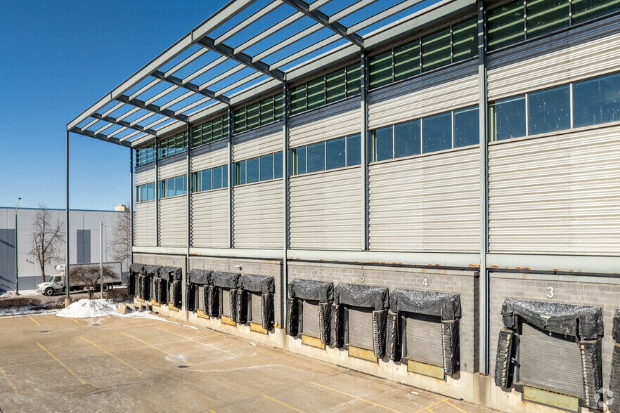 More Photos Of 1333 N Hickory Ave, Chicago Distribution For Lease