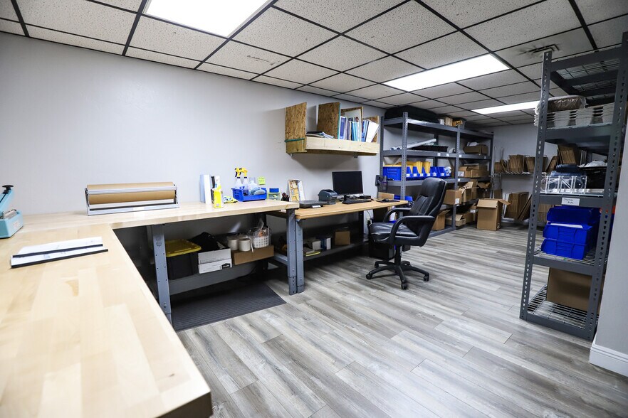 More Photos Of 2300 NW 71st Pl, Gainesville Warehouse For Lease