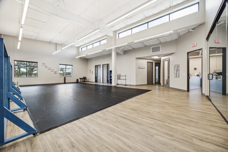 More Photos Of 4440 FM 2351, Friendswood Office For Sale