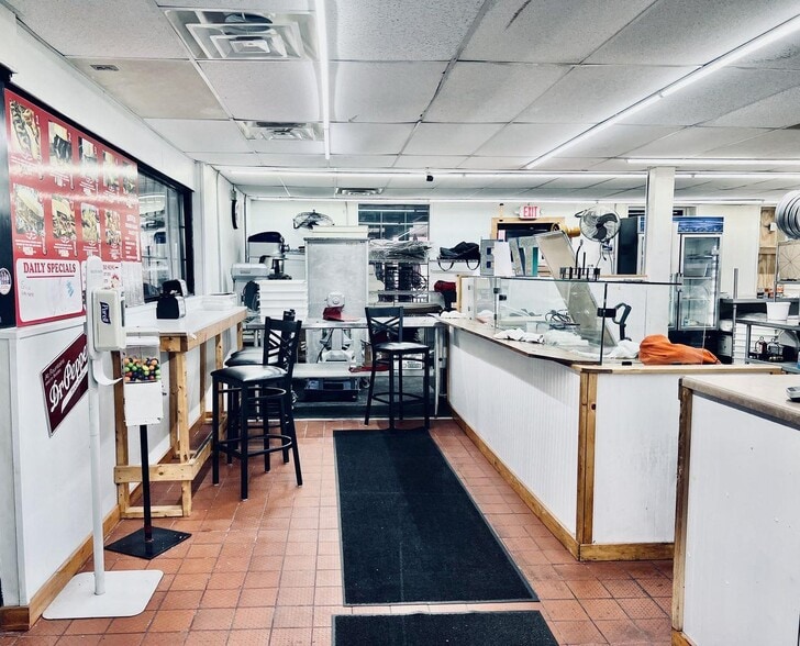 More Photos Of 912 Mulberry St, Loudon Freestanding For Sale