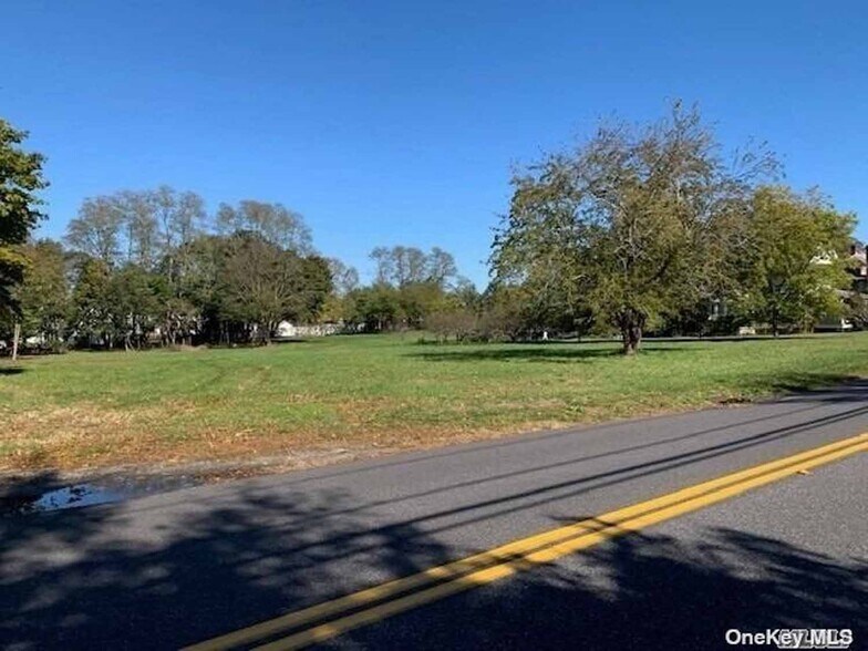 More Photos Of 385 New Suffolk Ave, Mattituck Land For Sale