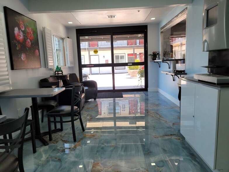 More Photos Of 15765 Mojave Dr, Victorville Hotel For Sale