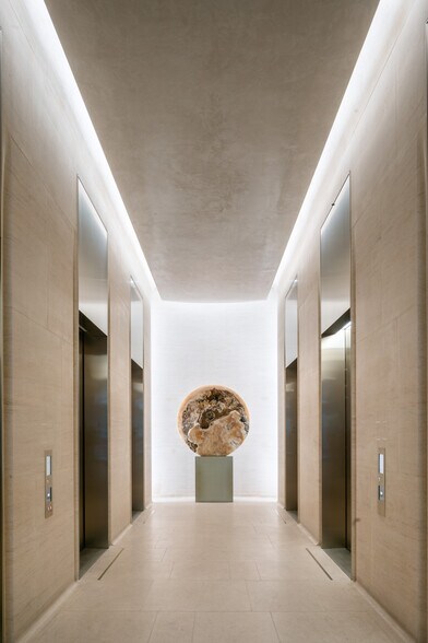 More Photos Of 712 Fifth Ave, New York Office For Lease