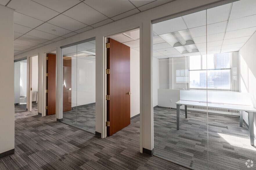 More Photos Of 122 E 42nd St, New York Coworking Space