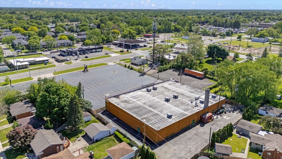 More Photos Of 27200 Joy Rd, Redford Township Freestanding For Lease