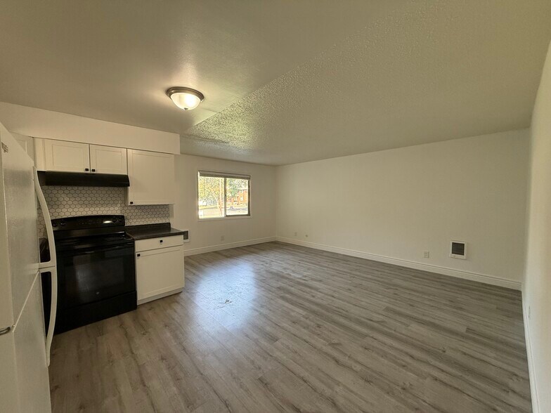 More Photos Of 1405 W 8th Ave, Spokane Apartments For Sale