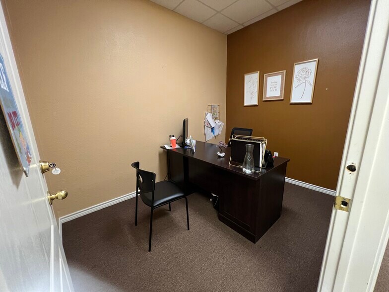 More Photos Of 302 Millers Xing, Harker Heights Storefront For Lease