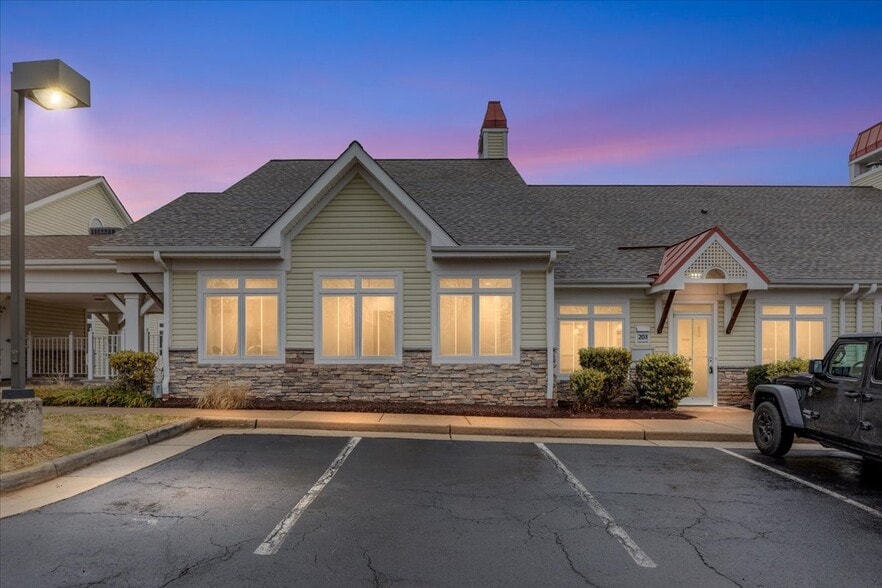 More Photos Of 14535 John Marshall Hwy, Gainesville Office For Sale