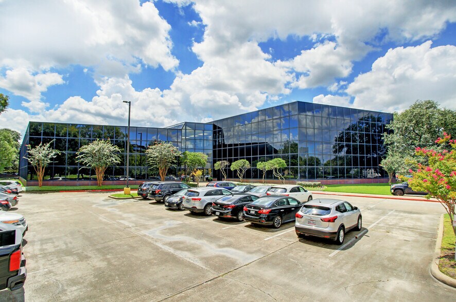 More Photos Of 3000 Wilcrest Dr, Houston Unknown For Lease