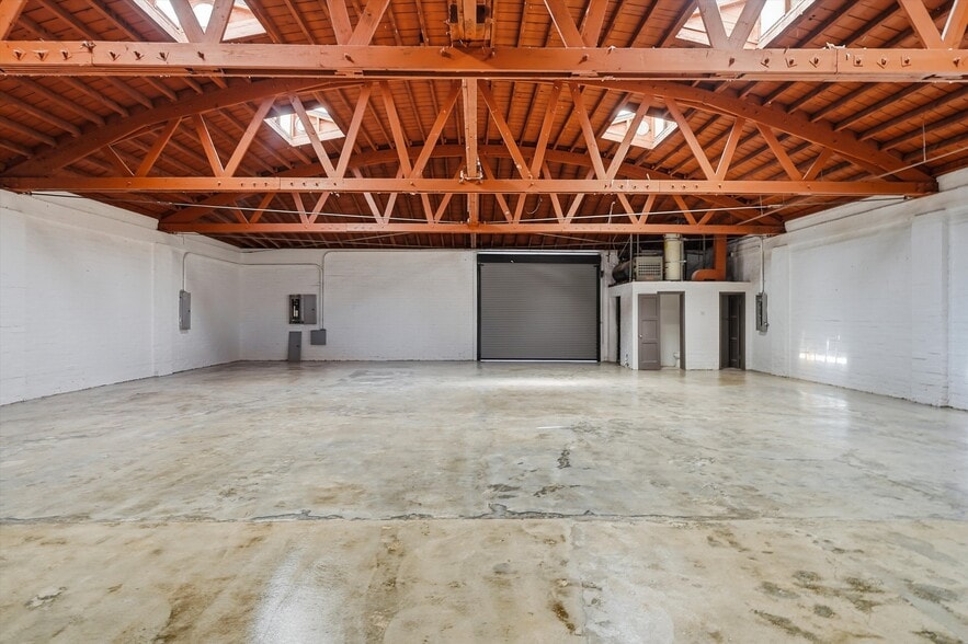 More Photos Of 11317 Atlantic Ave, Lynwood Warehouse For Sale