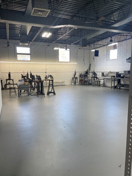 More Photos Of 1687 Roosevelt Ave, Bohemia Manufacturing For Sale