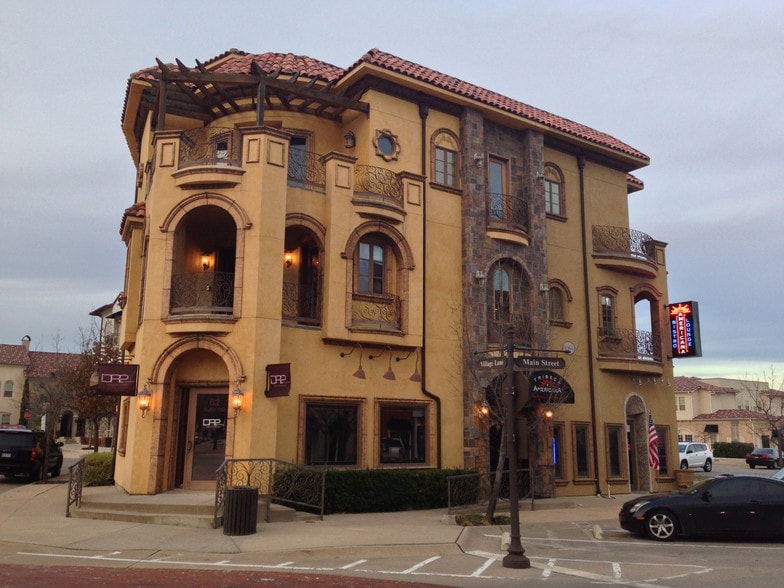 More Photos Of 62 Main St, Colleyville General Retail For Sale