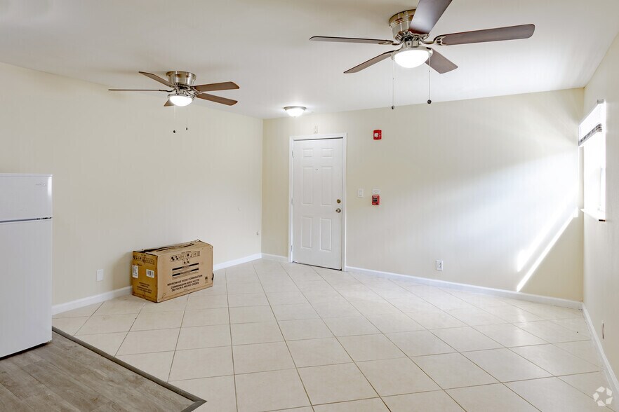 More Photos Of 900-902 SE 1st St, Pompano Beach Apartments For Sale