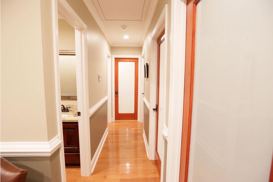 More Photos Of 400 Southlake Blvd, Richmond Office For Lease