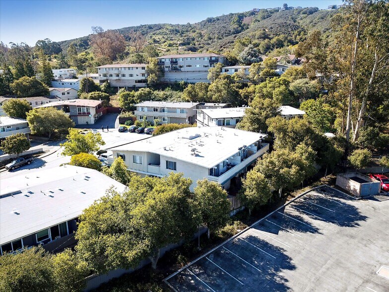 More Photos Of 6 Garden Ct, Belmont Apartments For Sale