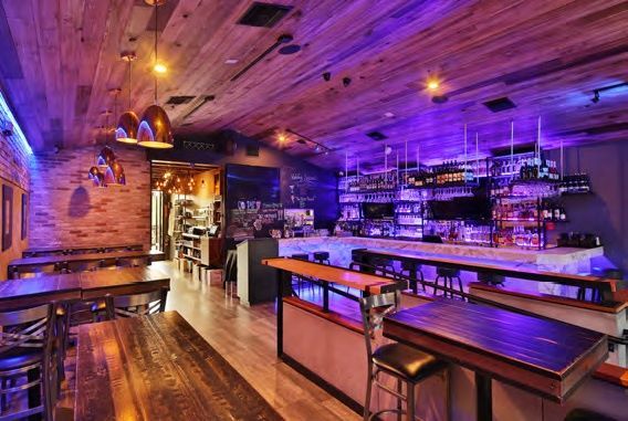 More Photos Of 10964 Ventura Blvd, Studio City Restaurant For Lease