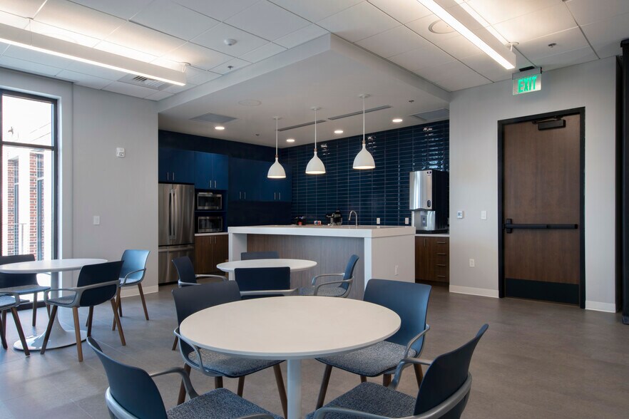 More Photos Of Auburnbank Building, Auburn Office For Lease