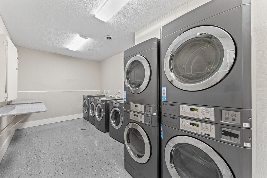 More Photos Of 856 Park Brook Trl, Birmingham Apartments For Sale