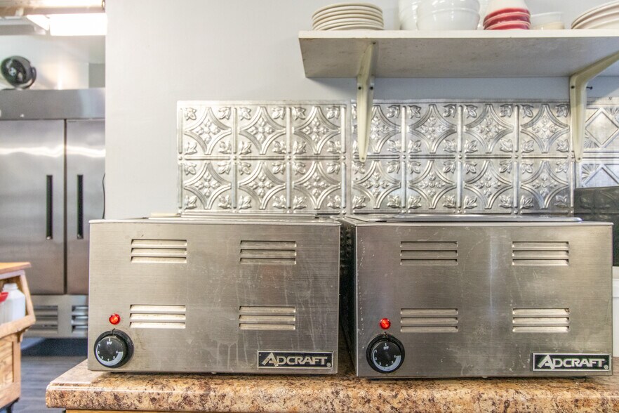 More Photos Of 585 US Route 5, Coventry Specialty For Sale