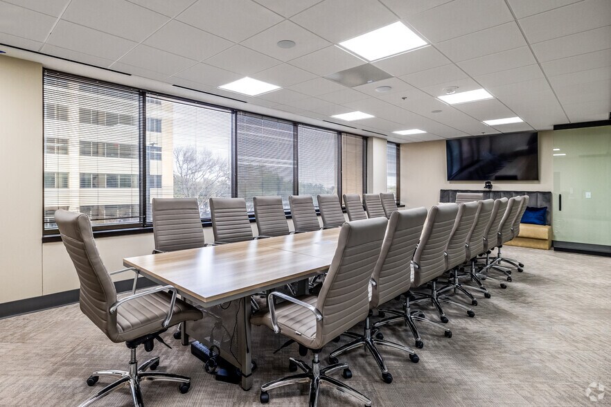 More Photos Of 4150 International Plz, Fort Worth Office For Lease