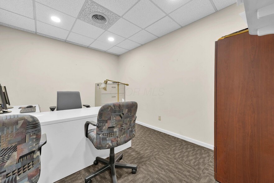 More Photos Of 444-454 E Center St, Marion Office For Sale