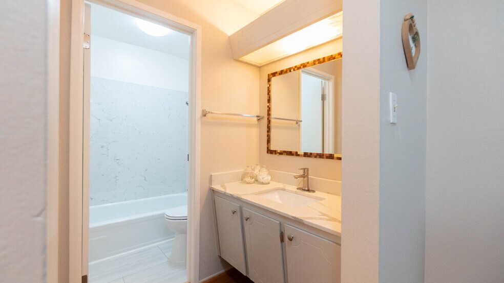 More Photos Of 1093 Del Rio Circle, Concord Apartments For Sale