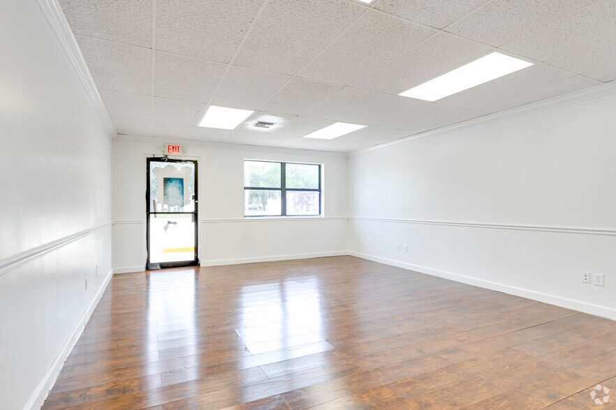 More Photos Of 4155 Dow Rd, Melbourne Unknown For Lease