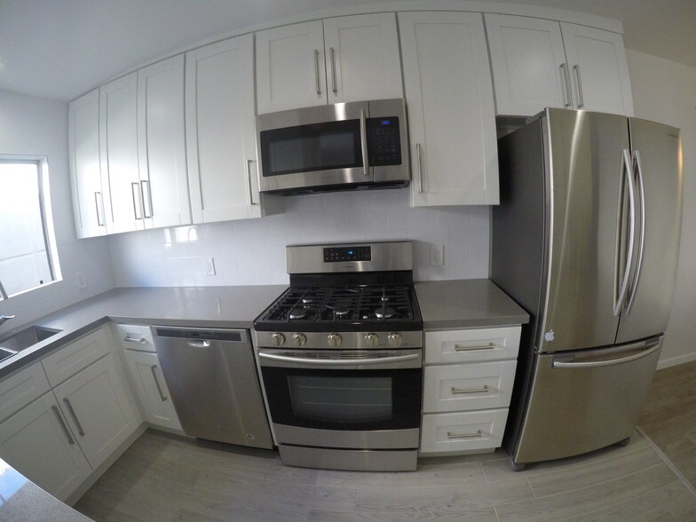 More Photos Of 7631 Norton Ave, West Hollywood Apartments For Sale