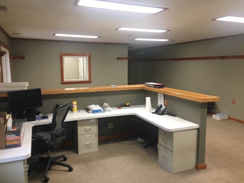 More Photos Of 903 Constitution Blvd, Beaver Falls Office For Lease