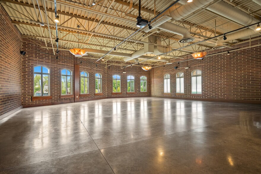 More Photos Of 1214-1218 13th Ave, Grafton Storefront Retail Office For Lease