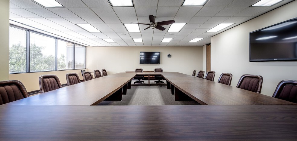 More Photos Of 11550 Fuqua St, Houston Office For Lease