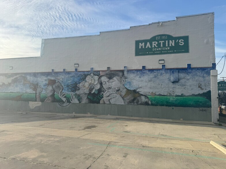 More Photos Of 214 S State St, Jackson Restaurant For Sale