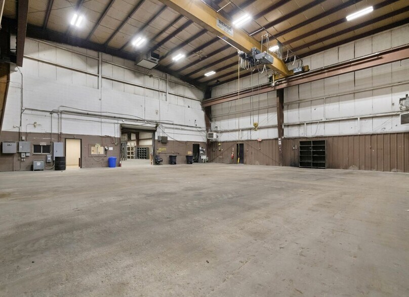 More Photos Of 6546 N KY Highway 15, Hazard Showroom For Sale