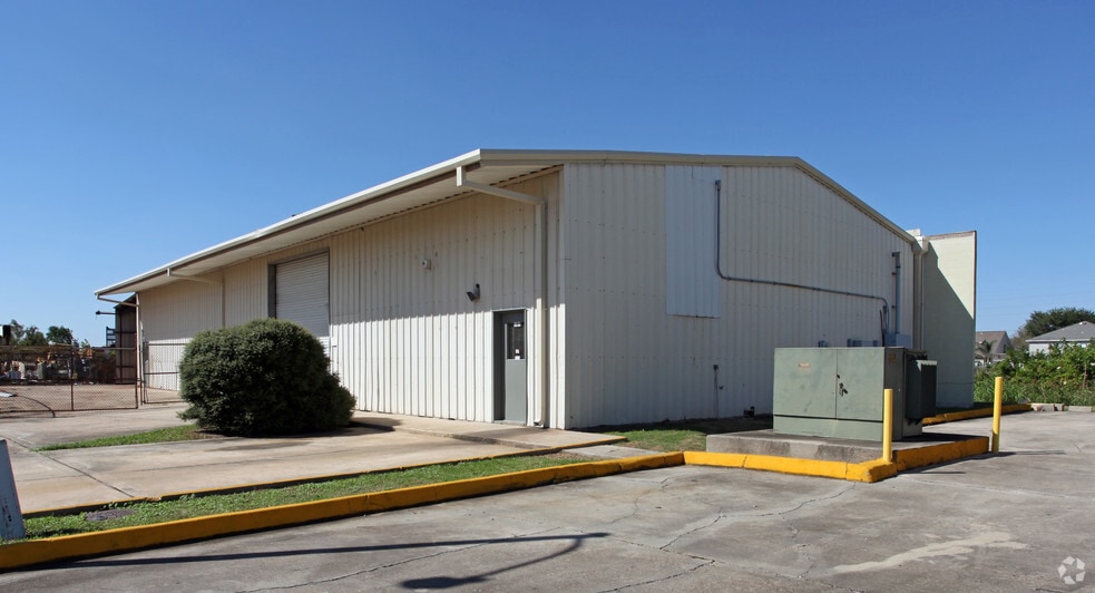 Primary Photo Of 105 Lauren Dr, Belle Chasse Warehouse For Lease