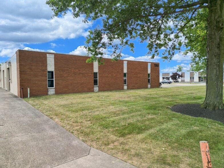 More Photos Of 7252 Industrial Park Blvd, Mentor Manufacturing For Lease