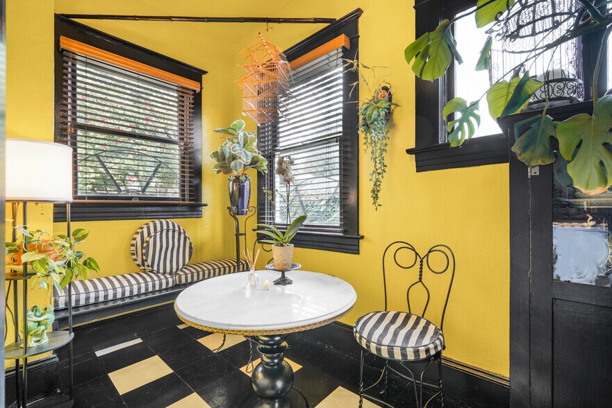 More Photos Of 3123 Ne Broadway St, Portland Storefront Retail Residential For Sale