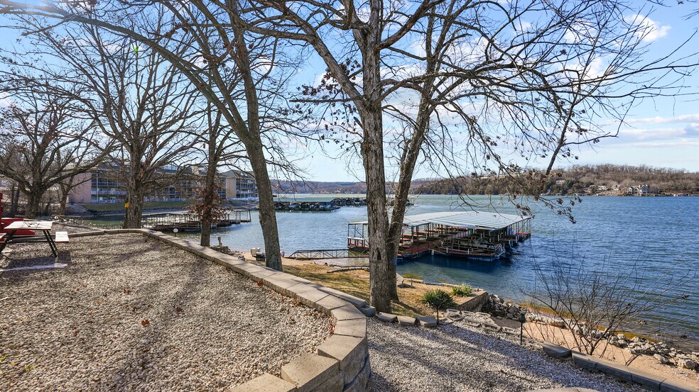 More Photos Of 91 Breeze Dr, Camdenton Hotel For Sale