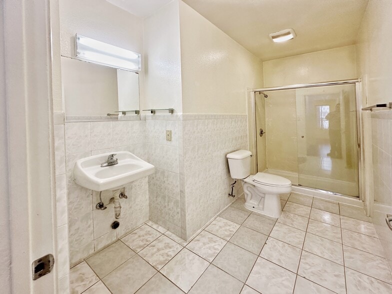 More Photos Of 1927-1929 Taraval St, San Francisco Apartments For Sale