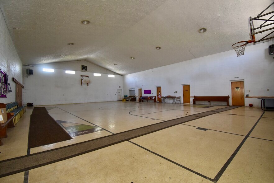 More Photos Of 818 N Jenison Ave, Lansing Religious Facility For Sale
