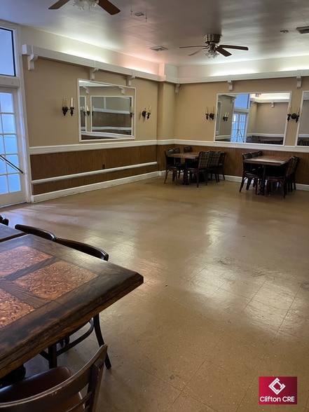 More Photos Of 639 W 1st Ave, Roselle Restaurant For Sale