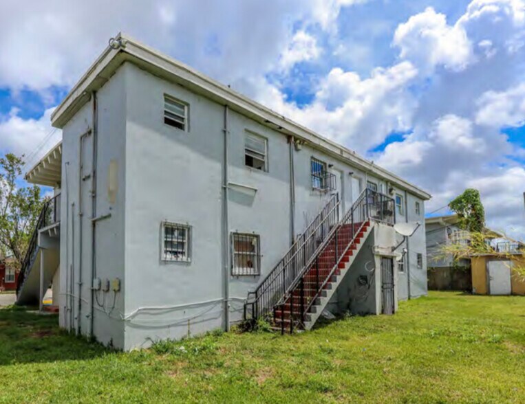 More Photos Of 421 NW 12th St, Florida City Apartments For Sale