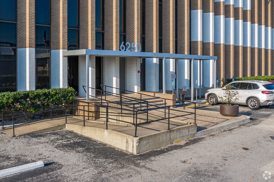 More Photos Of 6250 Westpark Dr, Houston Office For Lease