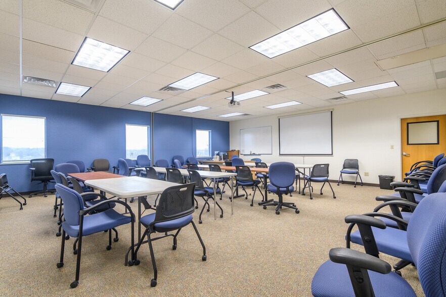 More Photos Of 2023 St. Mary's Blvd, Jefferson City Medical For Sale