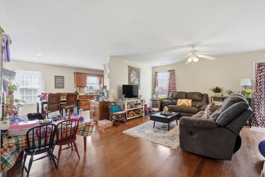 More Photos Of 3403 SW Deerfield Blvd, Bentonville Multifamily For Sale
