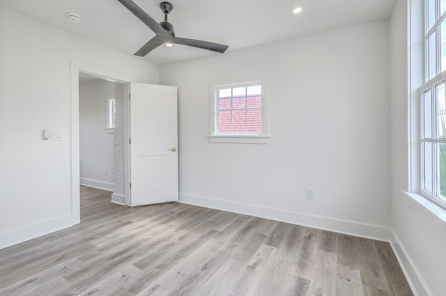 More Photos Of 68 Lee St, Charleston Apartments For Sale