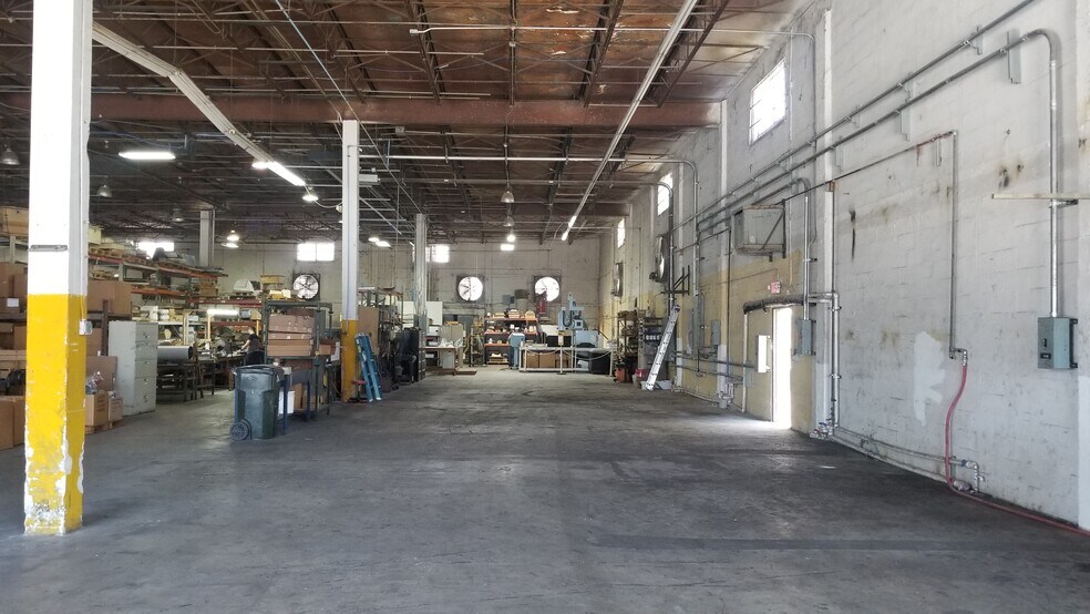 More Photos Of 7889 NW 98th St, Hialeah Gardens Warehouse For Lease