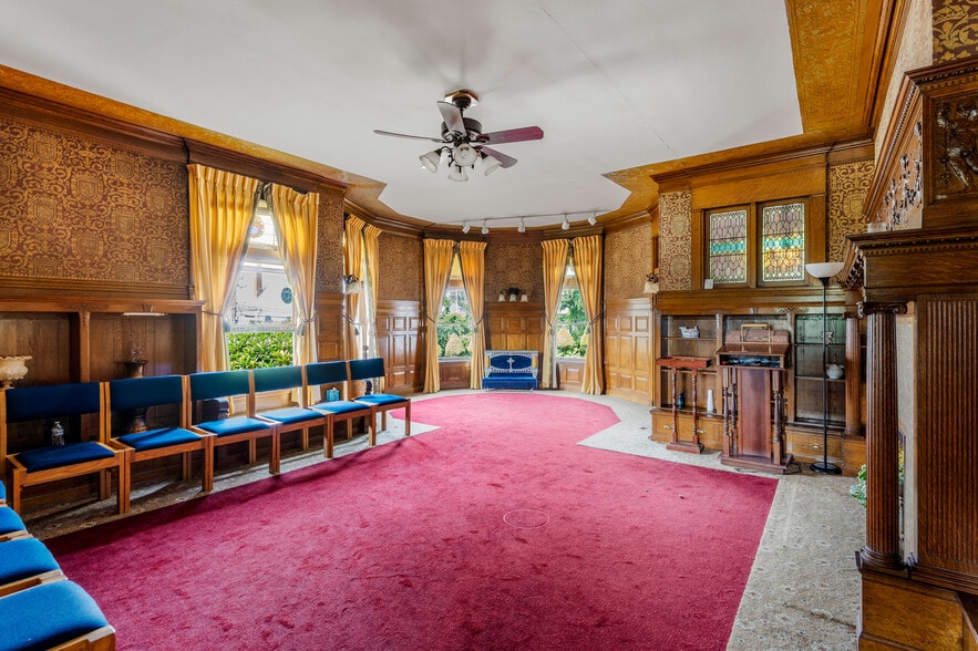 More Photos Of 76 Prospect St, Vernon Funeral Home For Sale